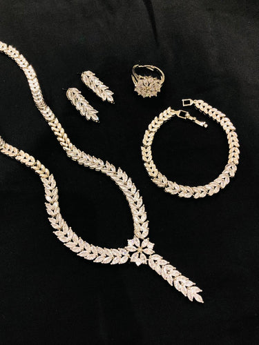 Leaf Shape Necklace Set